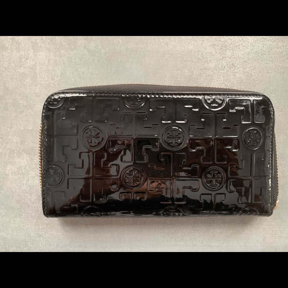 Tory Burch Zip Wallet